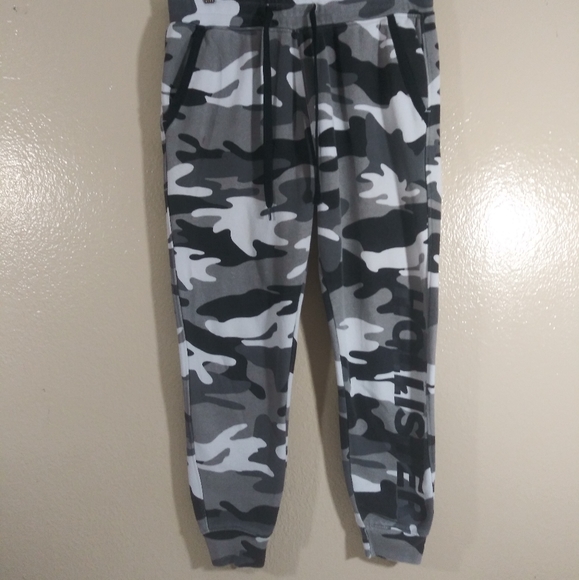 Hollister Men's Logo Camo Joggers Sweatpants - Picture 3 of 7